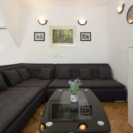 Apartment Mate Kastela